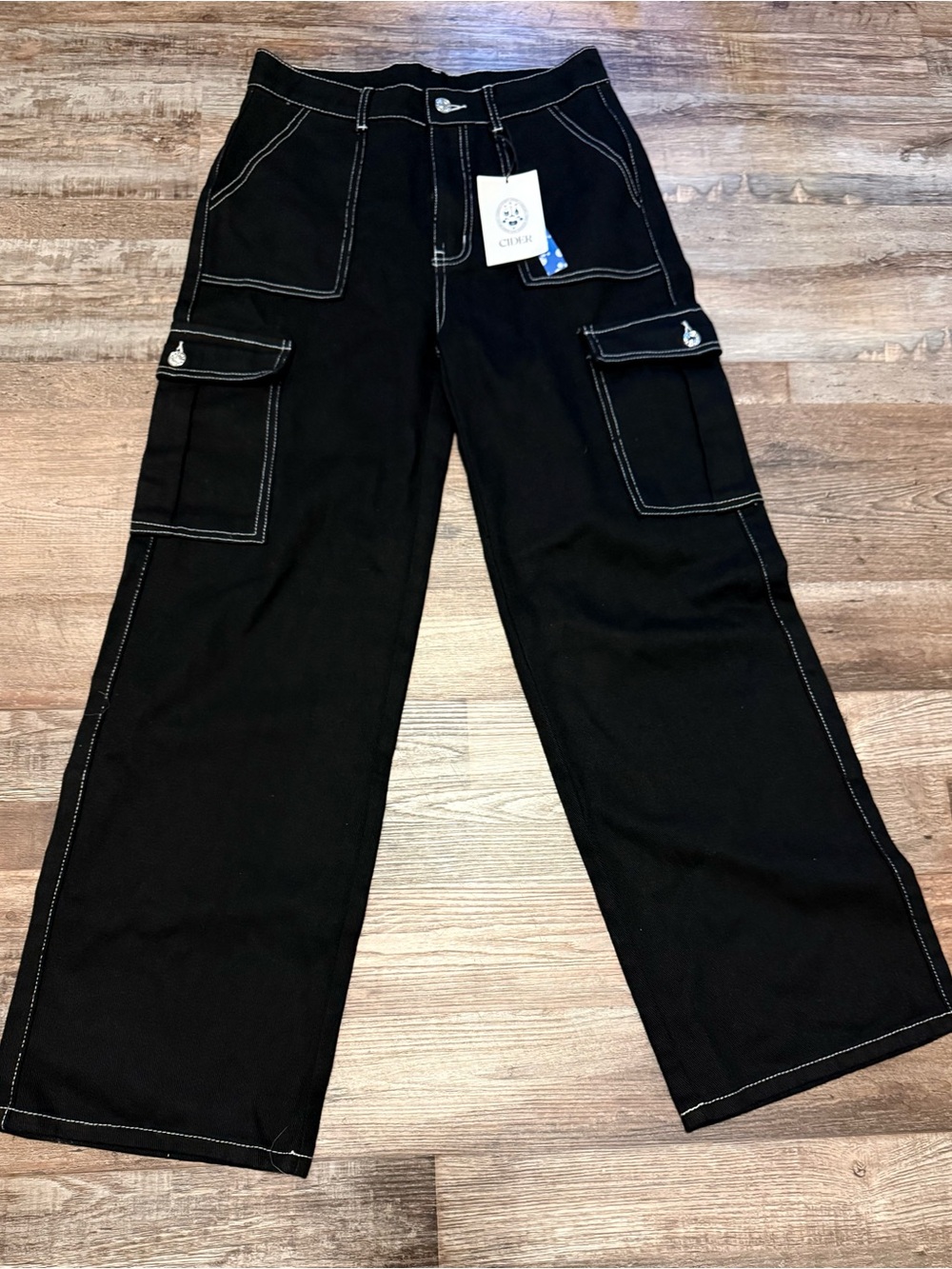 Cider Black Wide-Leg Cargo Pants with Contrast Stitching NWT Size Small